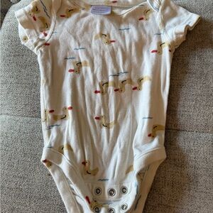 Hanna Andersson Cream Duck Print Onesie